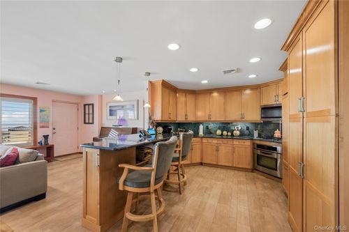 615A Oceanfront, Long Beach, NY, 11561-3040 | Card Image