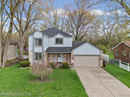 2931 Wisconsin Rd, Troy, MI, 48083-6129 | Card Image