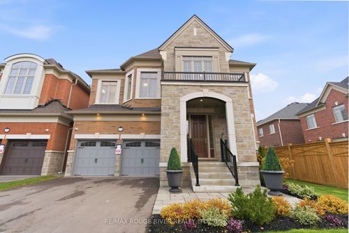 15 Brabin Cir, Whitby, ON, L1P0C1 | Card Image