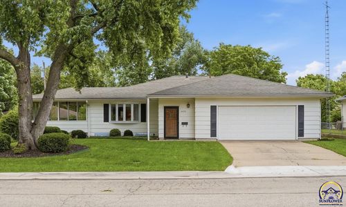 5113 Sw 26th Ter, Topeka, KS, 66614-1421 | Card Image