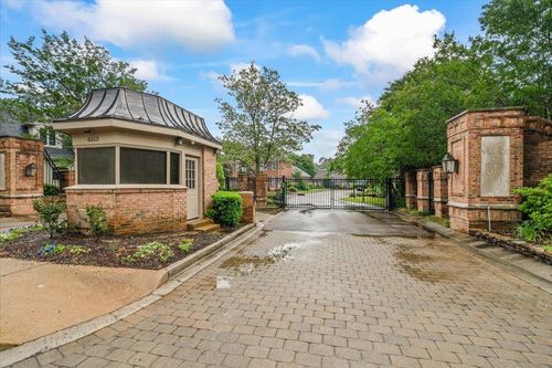 1020 Humphrey Oaks Cir, Memphis, TN, 38120-2618 | Card Image