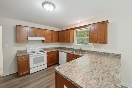 5849 Whispering Oaks Dr, Howell, MI, 48855-9791 | Card Image