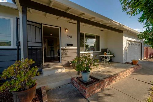 3911 Madeira Way, Livermore, CA, 94550-3318 | Card Image