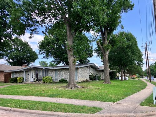 402 Duke St, Garland, TX, 75043-2220 | Card Image