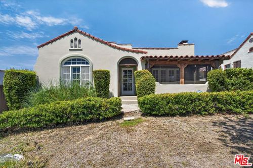 3217 Lowry Rd, Los Angeles, CA, 90027-2206 | Card Image