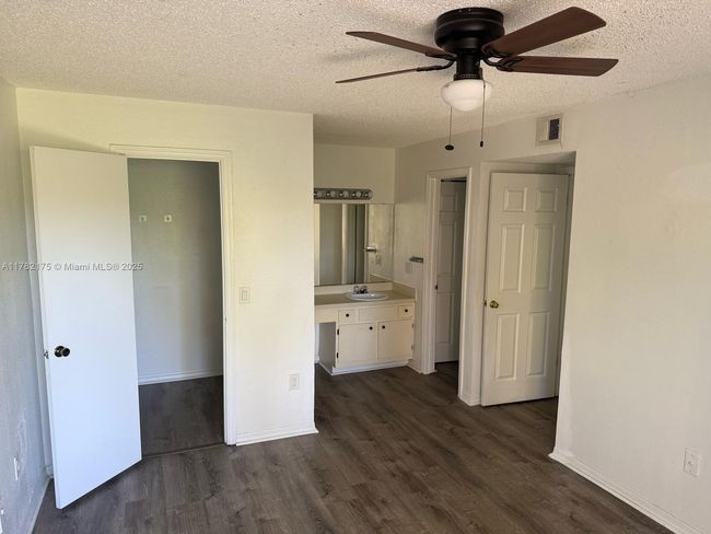 APT-2222 - 1401 Village Blvd, Condo with 2 bedrooms, 1 bathrooms and null parking in West Palm Beach FL | Image 15