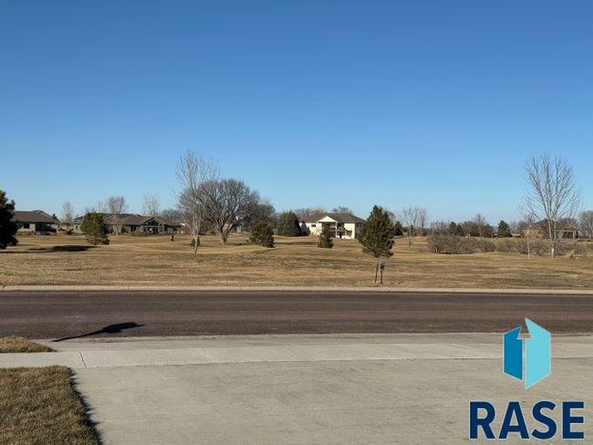 2201 Dean Dr, House other with 5 bedrooms, 4 bathrooms and null parking in Mitchell SD | Image 9