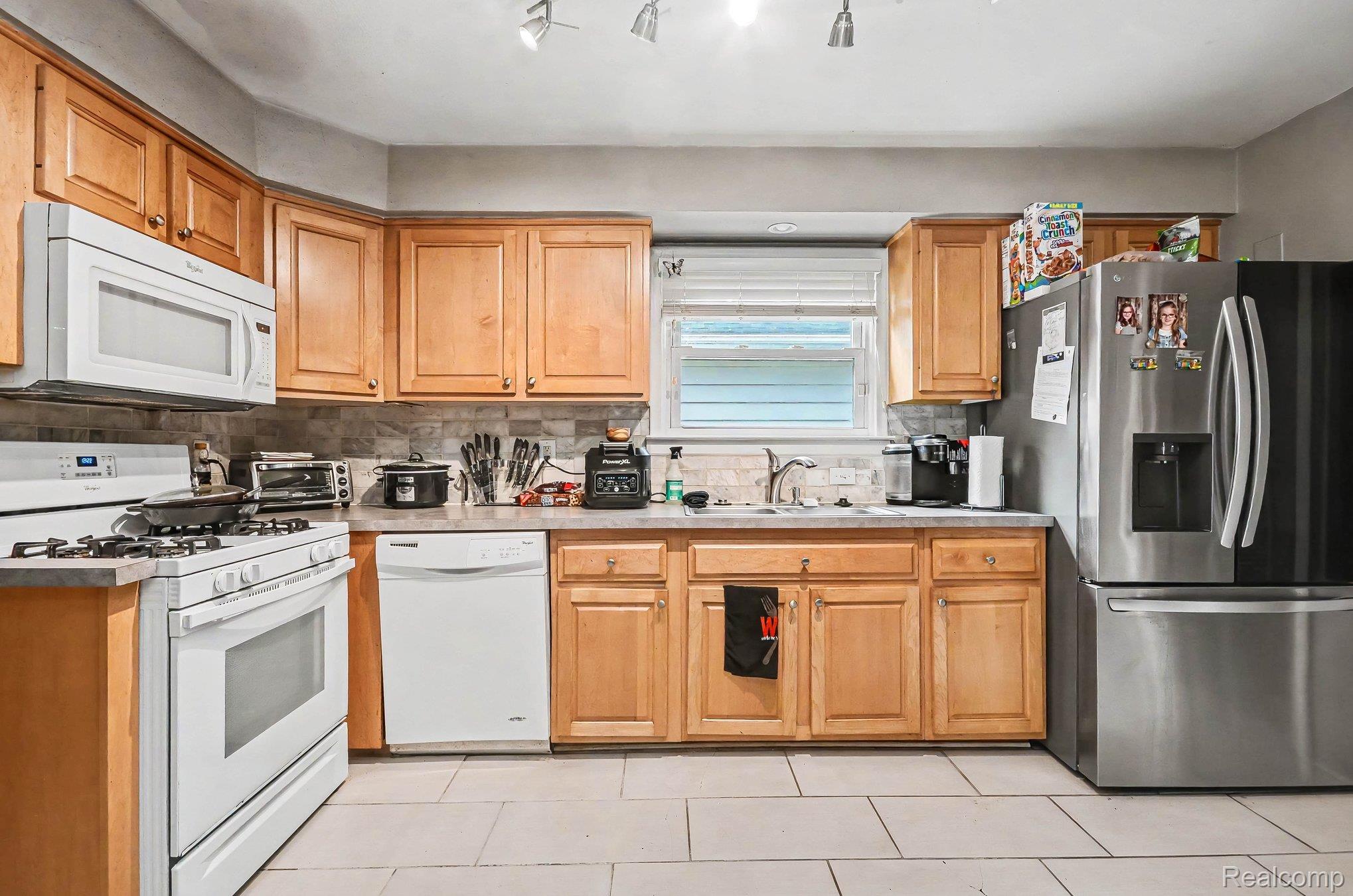 Residential in Grosse Pointe Woods 5