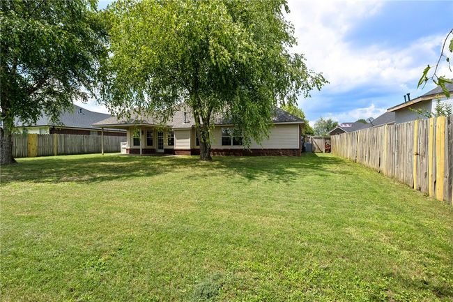 Large backyard | Image 13