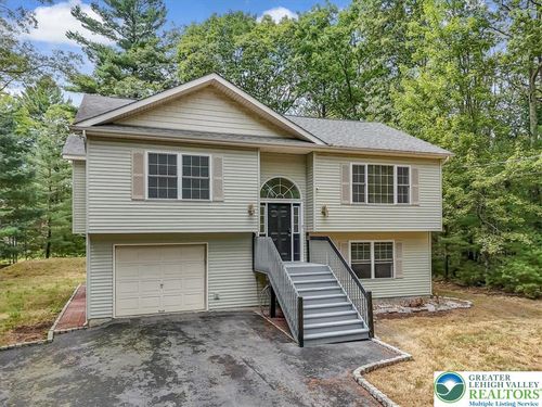 107 Lake Forest Dr, Dingmans Ferry, PA, 18328-3164 | Card Image