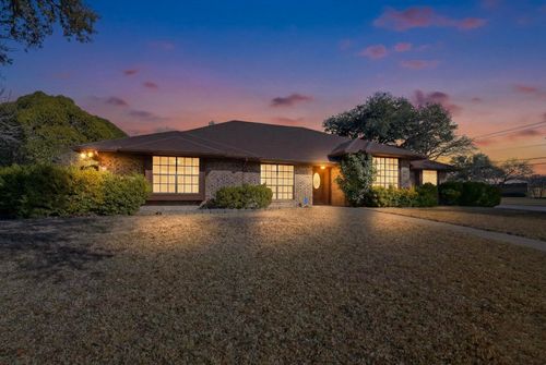 922 S Greenstone Ln, Duncanville, TX, 75137-2114 | Card Image