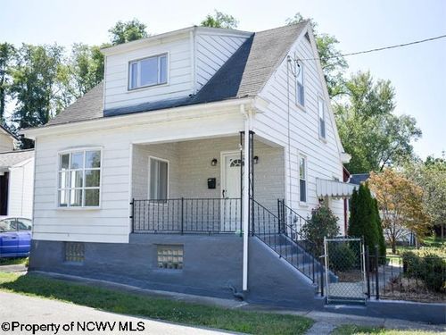 15 Trump Ave, Uniontown, PA, 15401-5312 | Card Image