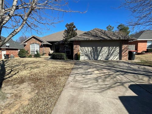 866 Harrison St, Harrah, OK, 73045-9623 | Card Image