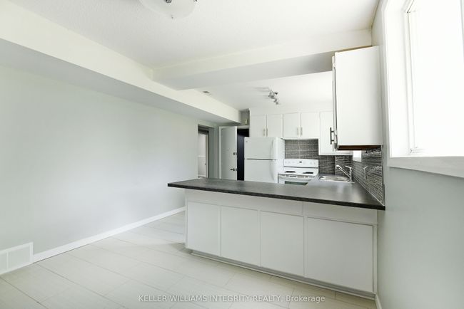 384 Tremblay Rd, Home with 5 bedrooms, 2 bathrooms and 6 parking in Ottawa ON | Image 16
