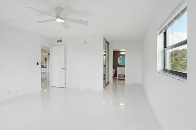 APT-501 - 2205 S Cypress Bend Dr, Condo with 2 bedrooms, 2 bathrooms and null parking in Pompano Beach FL | Image 25