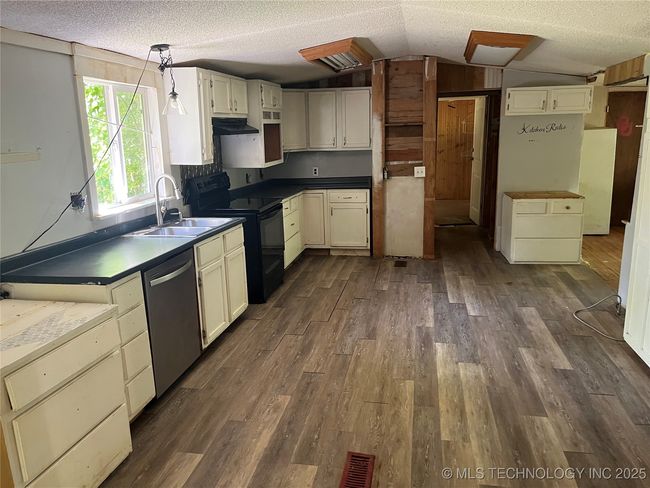98 Whispering Pines Ln, House other with 3 bedrooms, 3 bathrooms and null parking in Stigler OK | Image 4