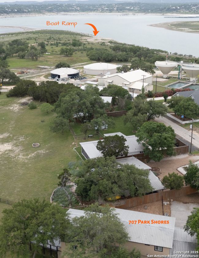 Boat Ramp 0.2 miles from property | Image 39