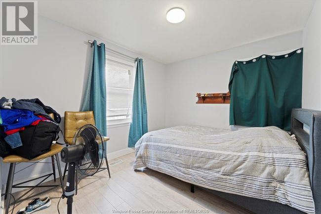 1033 Harrison Ave, House other with 3 bedrooms, 2 bathrooms and null parking in Windsor ON | Image 13