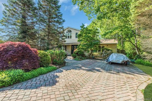 306 Versa Pl, Sayville, NY, 11782-2202 | Card Image