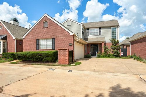 49d-8670 N May Ave, Oklahoma City, OK, 73120-4469 | Card Image