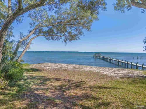 255 Bayshore Dr, Pensacola, FL, 32507 | Card Image