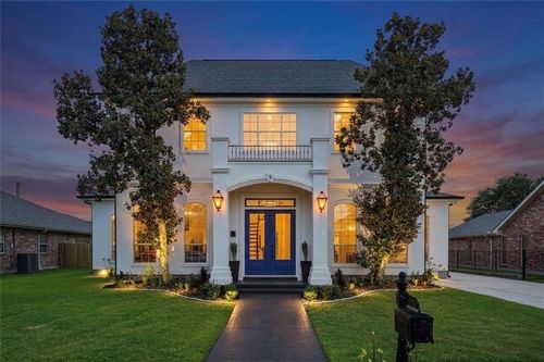 9 Woodlake Blvd, Kenner, LA, 70065-1030 | Card Image
