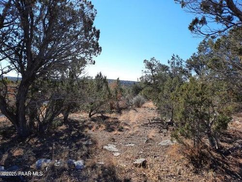 30549 W Montecito Ln, Seligman, AZ, 86337 | Card Image
