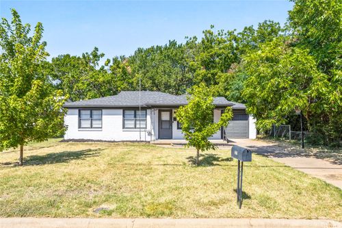 321 Harmon Rd, Hurst, TX, 76053-6710 | Card Image