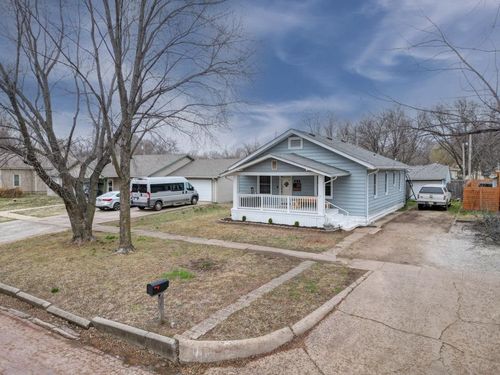 516 E 15th Ave, Winfield, KS, 67156-4403 | Card Image