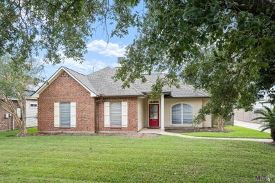 17086 Rennes Rd, House other with 4 bedrooms, 2 bathrooms and null parking in Prairieville LA | Image 1