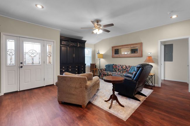 801 E Avenue C, House other with 4 bedrooms, 3 bathrooms and null parking in Lampasas TX | Image 6