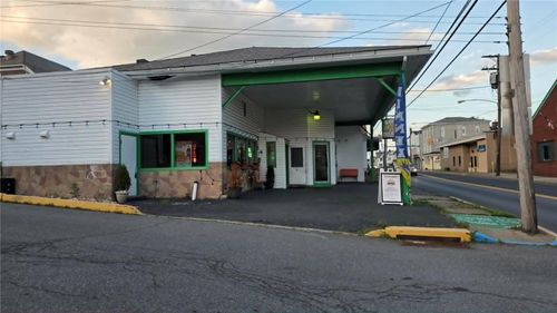 11 E Pennsylvania Ave, Pen Argyl, PA, 18072-1617 | Card Image