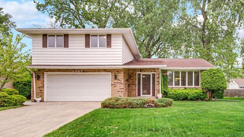 1307 Azalea Dr, Munster, IN, 46321-3707 | Card Image