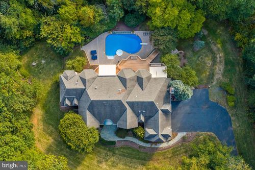 40321 Beacon Hill Dr, LEESBURG, VA, 20176-7142 | Card Image