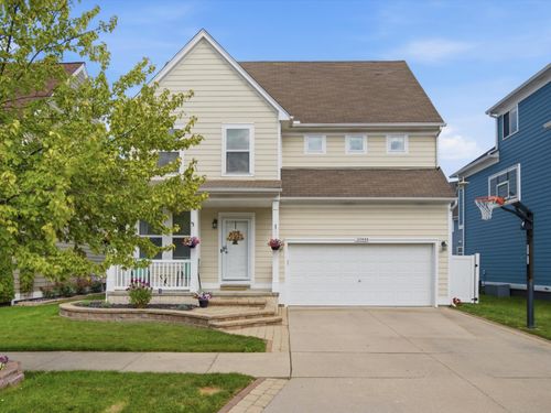 50444 Theodore Ln, Chesterfield, MI, 48051-3794 | Card Image