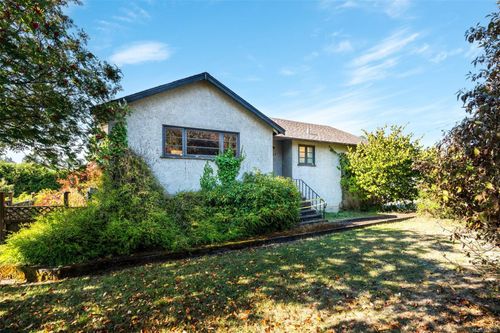 533 View Royal Ave, Victoria, BC, V9B1B8 | Card Image