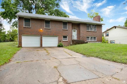 2215 Terry Way, Manhattan, KS, 66502-2043 | Card Image