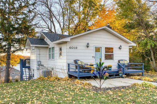 6019 Cherrywood Rd, Mound, MN, 55364-8515 | Card Image