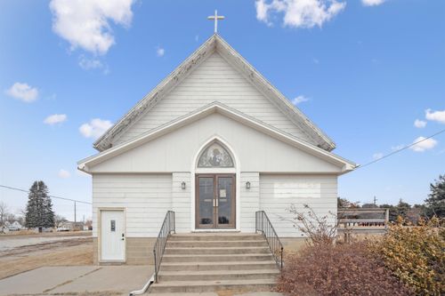 101 Clark St, Dysart, IA, 52224-9649 | Card Image