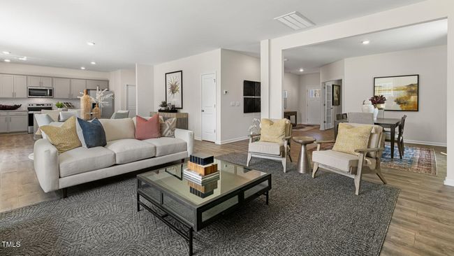 Living Area | Image 6