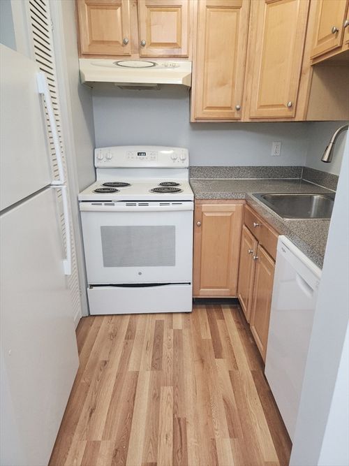 5-135 E Main St, Westborough, MA, 01581-2743 | Card Image