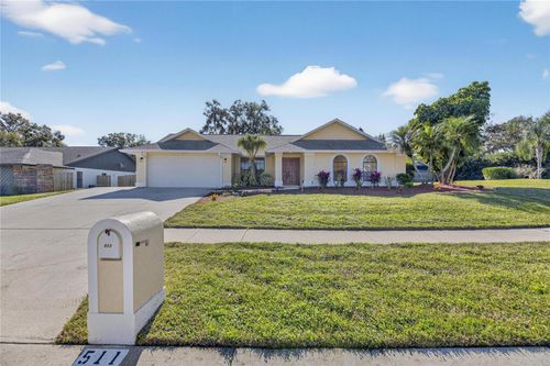 511 Sportsman Park Dr, SEFFNER, FL, 33584-4153 | Card Image