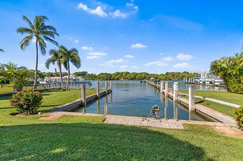 107 Lighthouse Dr, Jupiter Inlet Colony, FL, 33469-3511 | Card Image
