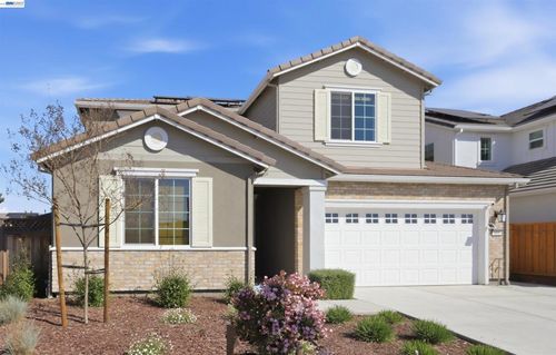 464 Coolcrest Dr, Oakley, CA, 94561-6047 | Card Image