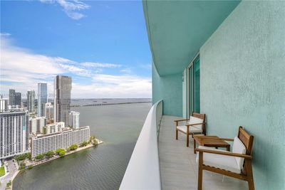 4008 - 1900 N Bayshore Dr, Condo with 1 bedrooms, 1 bathrooms and null parking in Miami FL | Image 3