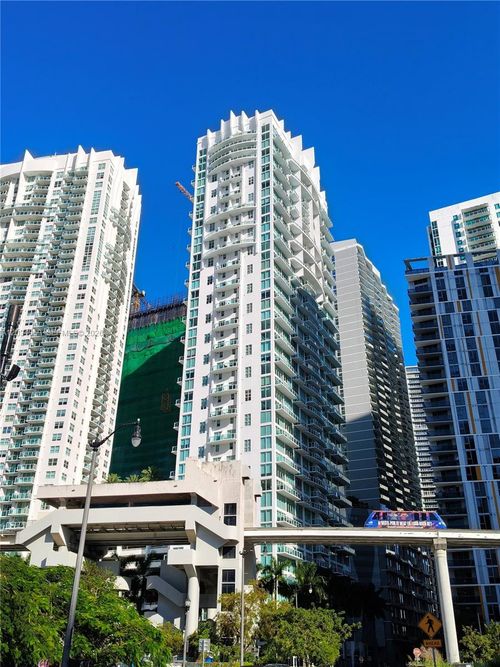 911-41 Se 5th St, Miami, FL, 33131-2529 | Card Image