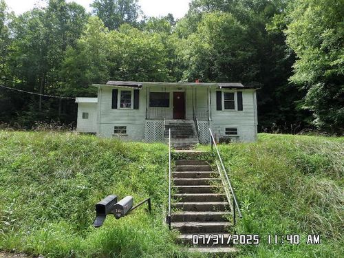 7652 Dicks Creek Rd, New Castle, VA, 24127-6950 | Card Image