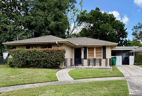 9042 Camille Court, River Ridge, LA, 70123 | Card Image