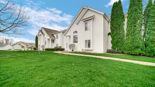 apt-f-3001 Columbine Cir, Valparaiso, IN, 46383-2795 | Card Image