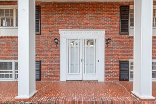 624 Brentwood Ct, Winston Salem, NC, 27104-2620 | Card Image
